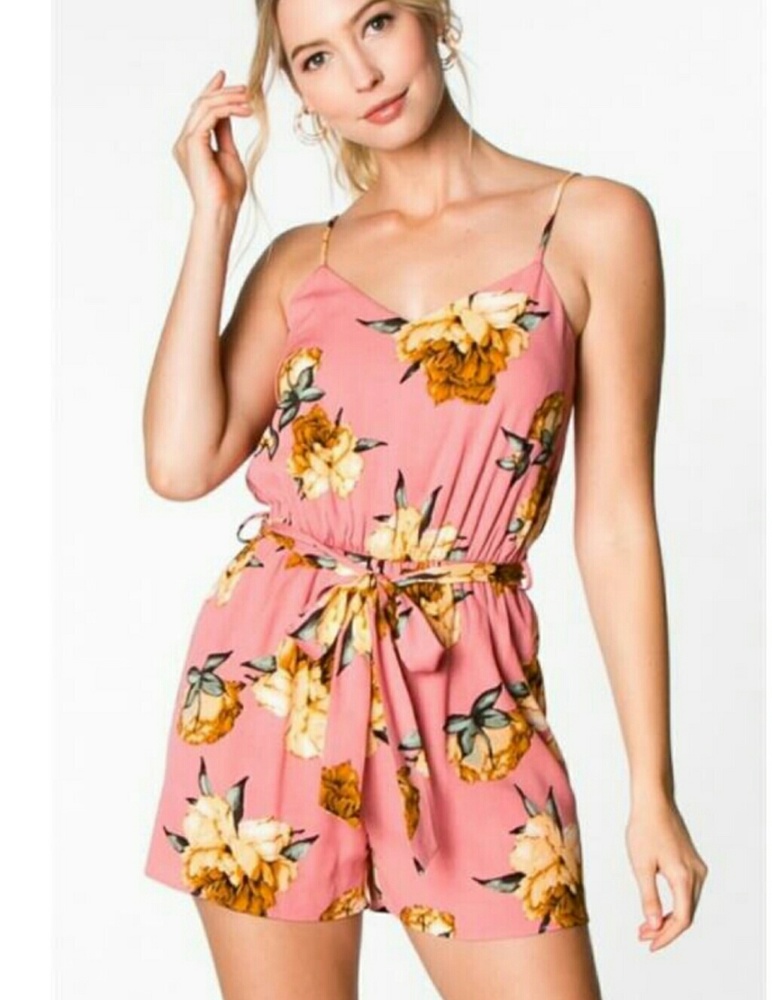 NWT! Everly Blush Floral Romper sz M